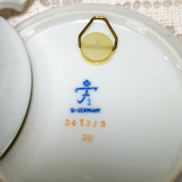 gilded_cup_and_saucer