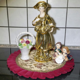 gilded_figurine