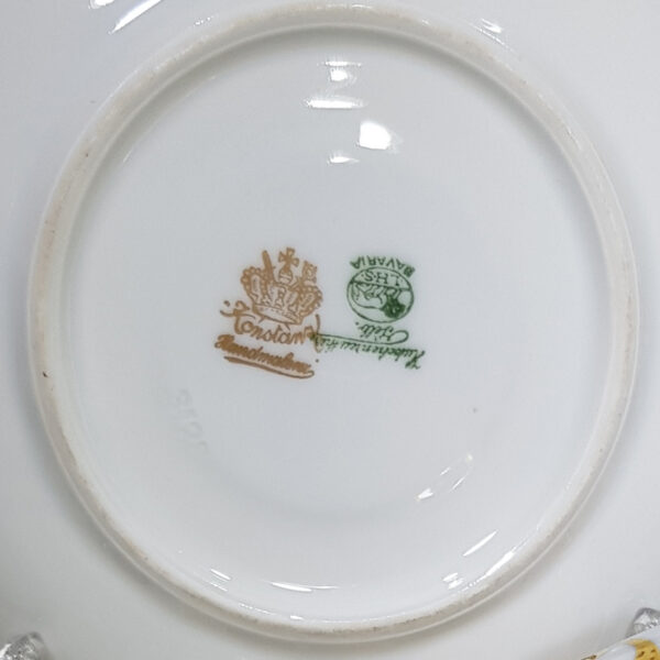 gilded_cup_and_saucer
