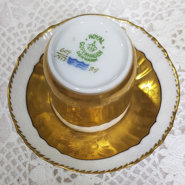 gilded_cup_and_saucer