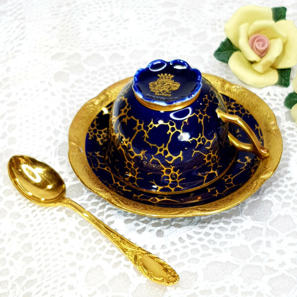 gilded_cup_and_saucer