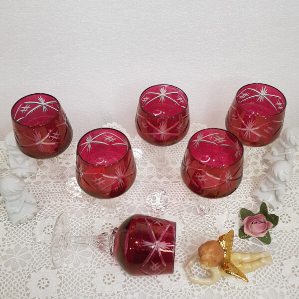 crystal_wine_glasses