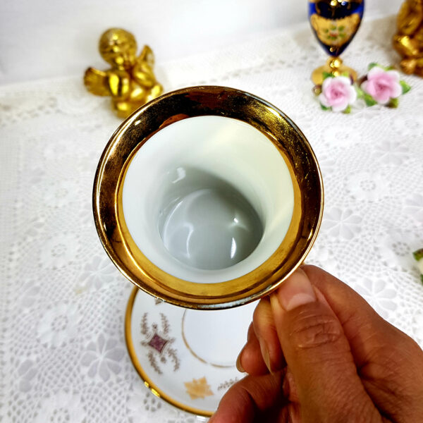 gilded_cup_and_saucer