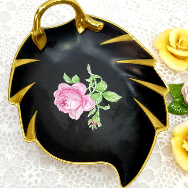gilded_dish