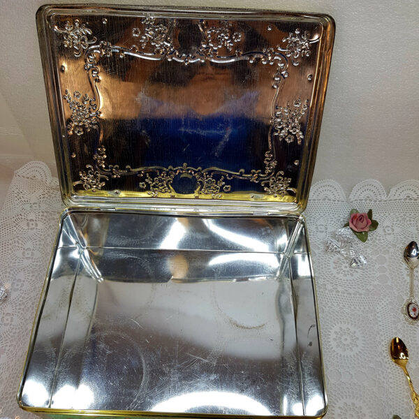 decorative_cake_tin