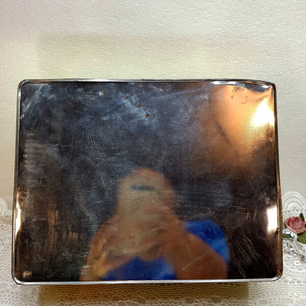 decorative_cake_tin