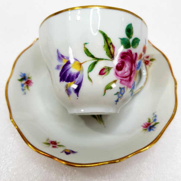 gilded_cup_and_saucer