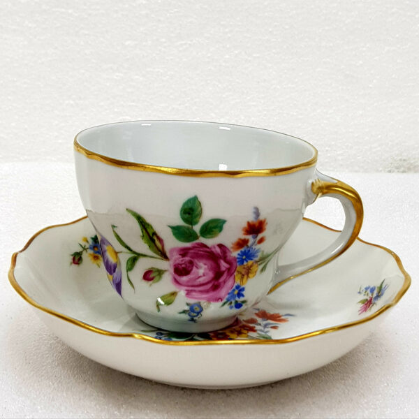 gilded_cup_and_saucer