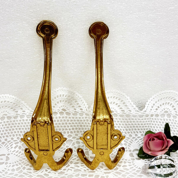 decorative_coat_hanger