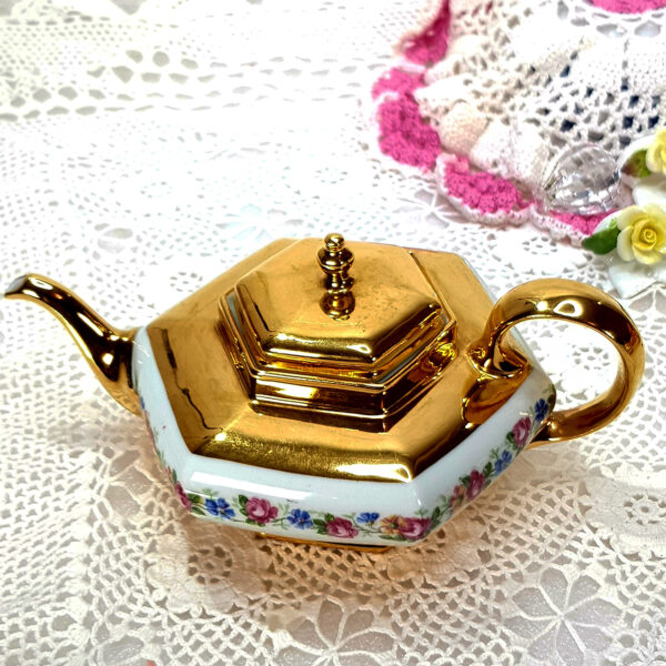 gilded_tea_set