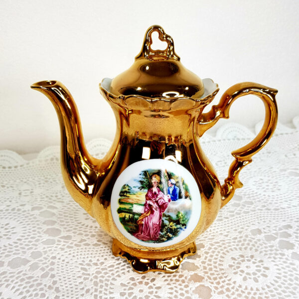 gilded_tea-set
