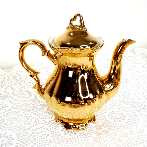 gilded_tea-set