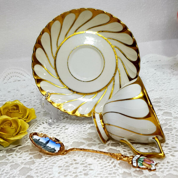 gilded_cup_and_saucer