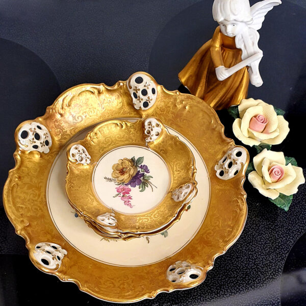 gilded plate set