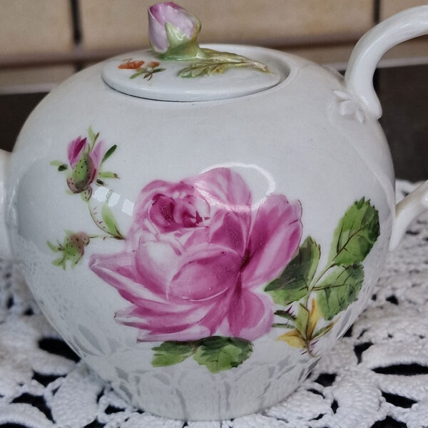 meissen tea pot